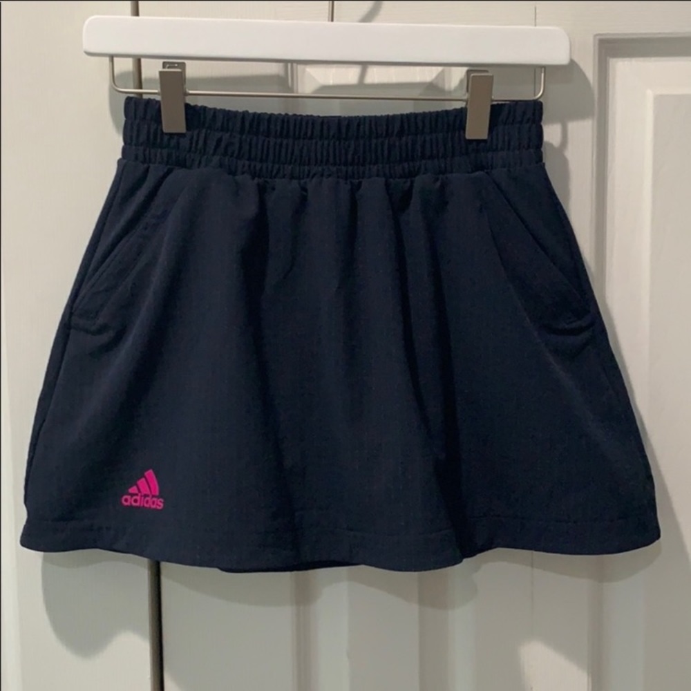 Adidas tennis skirt sz small